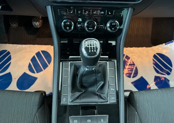 Skoda Superb cena 89900 przebieg: 112896, rok produkcji 2019 z Tykocin małe 667